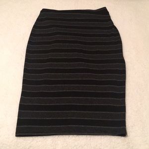 Beautiful black and grey pencil skirt 🌹🌹🌹